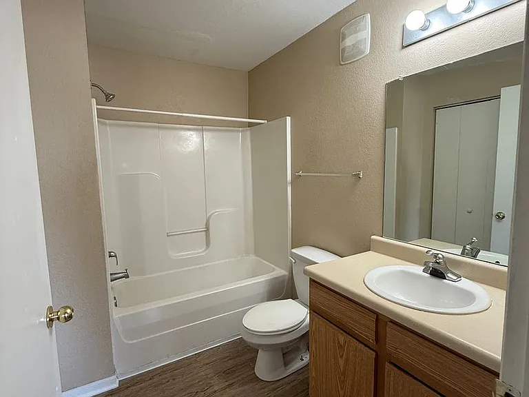 Highlands Apts — Photo 21
