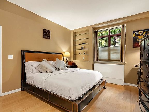 2nd image of 237 W 115th St APT 1B