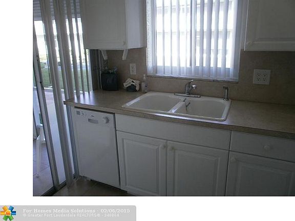 5th image of 2100 NE 38th St APT 131
