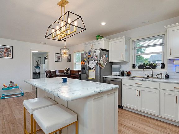 5th image of 536 Country Ln
