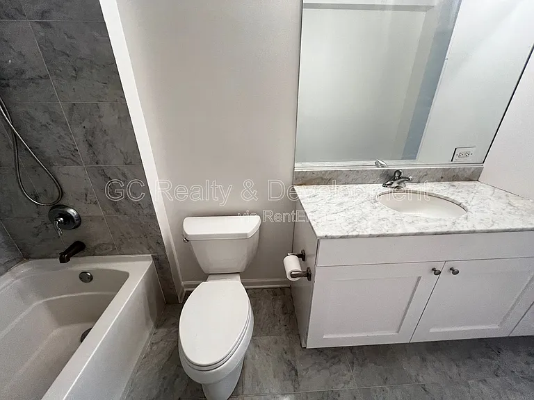 657 W Fulton St #402 — Photo 11
