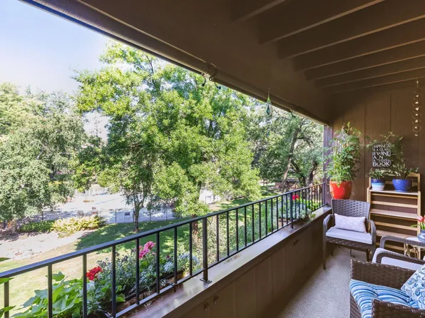 7510 Cahill Rd APT 216B, Edina, MN 55439