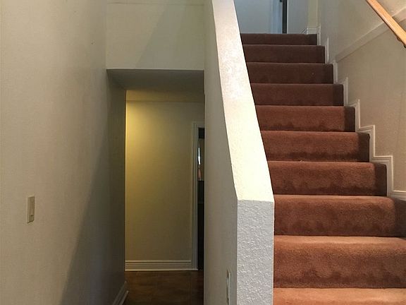 5th image of 7485 Iris Ln