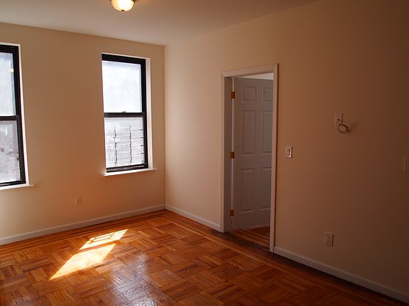 3rd image of 358 Wadsworth Ave APT 44