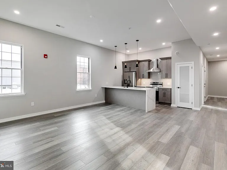752 S 16th St #4A — Photo 3