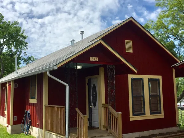 1312 E Cesar E Chavez Blvd, San Antonio, TX 78210