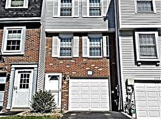 206 Rampart Blvd, New Kensington, PA 15068