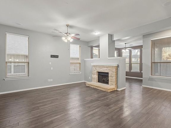 5th image of 1931 Highland Oaks Dr