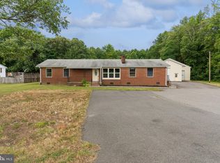 938 White Oak Rd, Fredericksburg, VA 22405