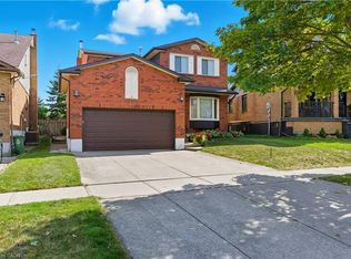 40 Gatestone Dr, Hamilton, ON L8J2P4