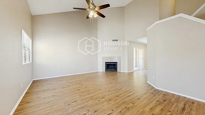 441 E Taro Ln — Photo 5