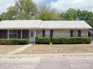702 Bow Ln, Kerrville, TX 78028