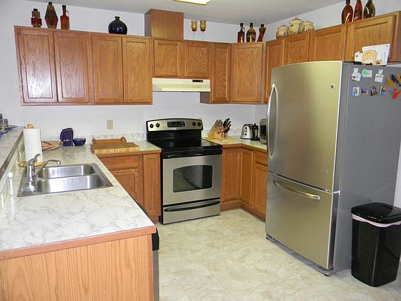 2nd image of 1380 Jordan Ct