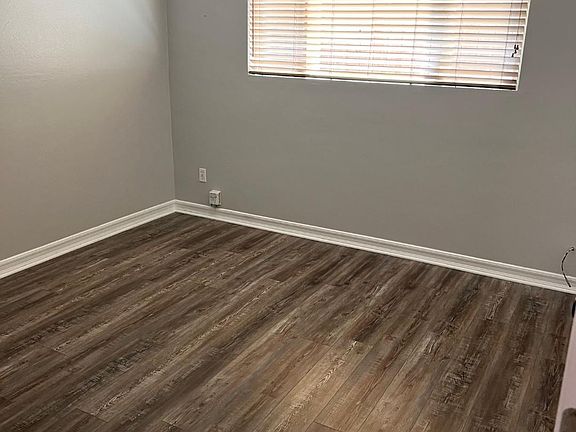 5th image of 4633 Bancroft St