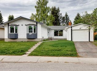 3394 N Breton Close NW, Calgary, AB T2L 1X4