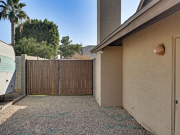 3rd image of 5943 W Campo Bello Dr