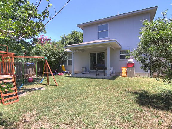 3rd image of 611 Quincy Dr