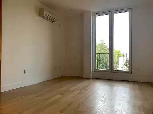 3rd image of 420 Tompkins Ave #521