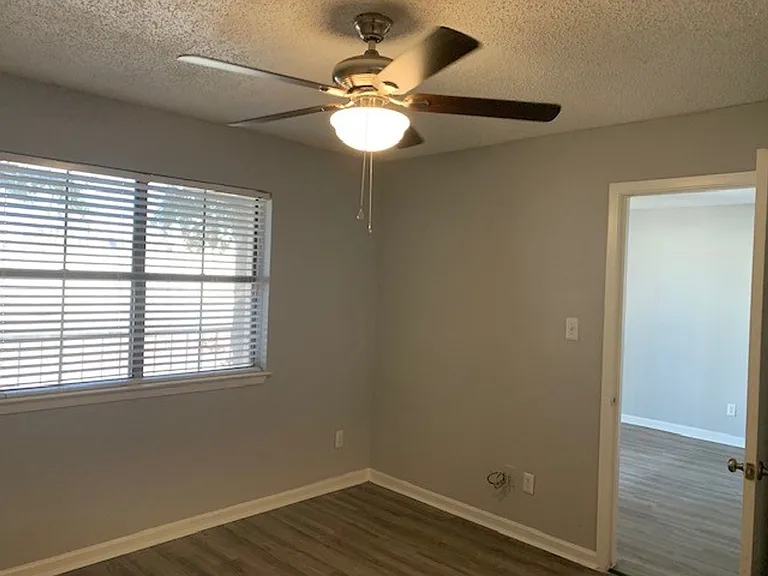 Madeira Apartments at Live Oak — Photo 24