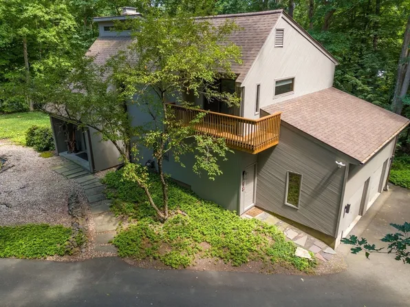 18 High Ridge Dr, Granby, CT 06035