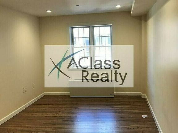 4th image of 2821 Astoria Blvd Ph 3