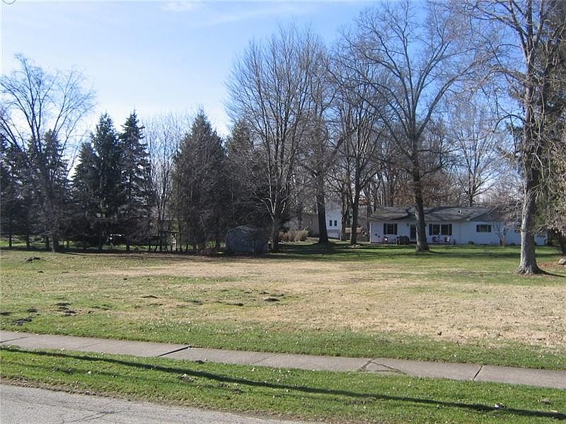 2nd image of & 46 W Poplar St Lot 44