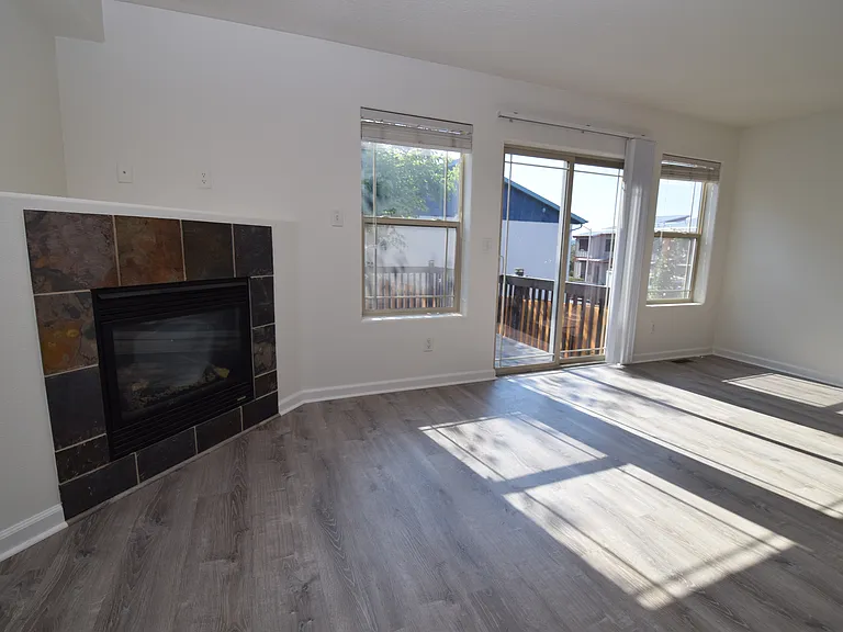 207 SE Harlow Ave — Photo 8
