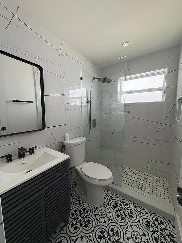 1 bed, 1.0 bath, 450 sqft, $1,600 — Photo 3