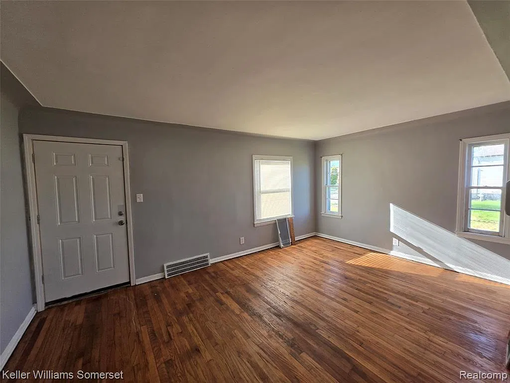 2 bed, 1.0 bath, 814 sqft, $1,100 — Photo 4