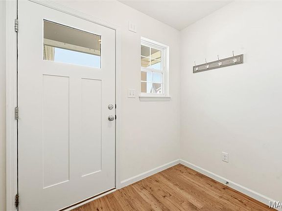 5th image of 235 Crestfield Ct