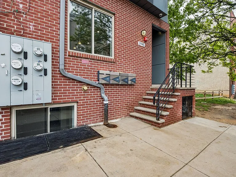 1945 N 7th St — Photo 59