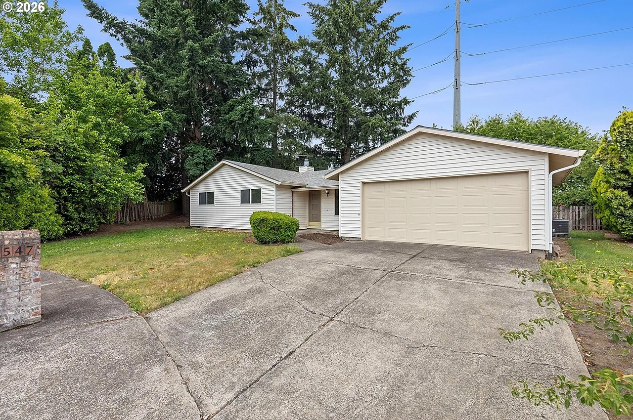 3 bed, 1408 sqft, $2,200 — Photo 1