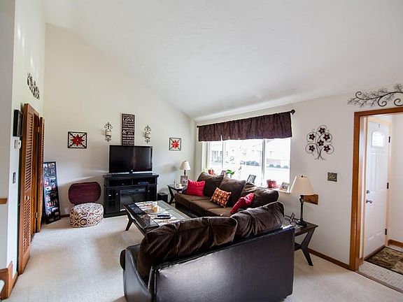 3rd image of 25475 Country Club Blvd Unit 9