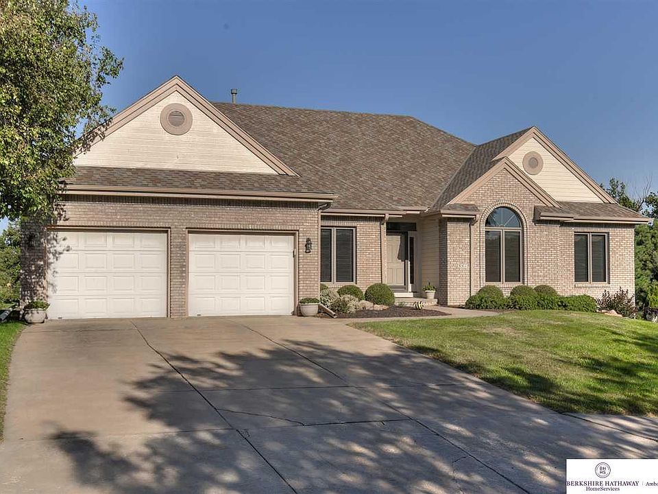 1st image of 3518 N 125th Ave