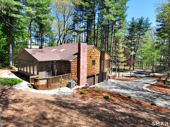3rd image of 39 Woodduck Farms Road