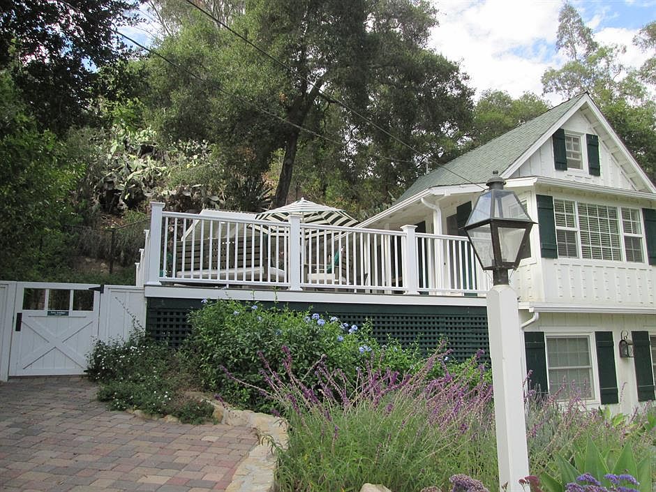 1st image of 800 Poinsettia Way