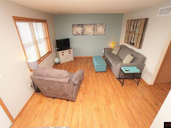 3rd image of 807 Bassford St