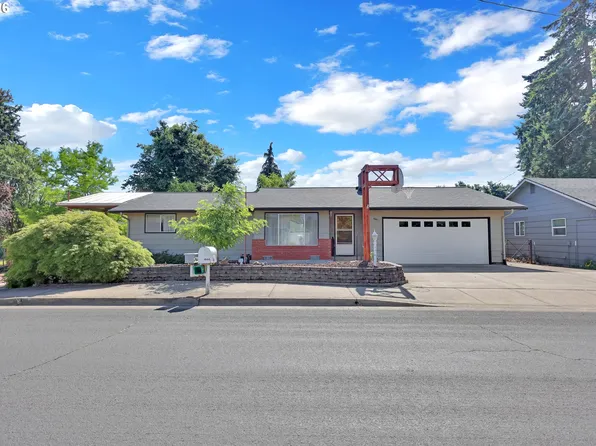 444 N 1st St, Creswell, OR 97426