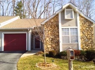 380 Laurel Park Pl, Hendersonville, NC 28791