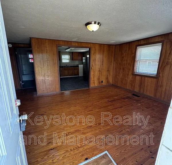 106 Dickerson Ln — Photo 5