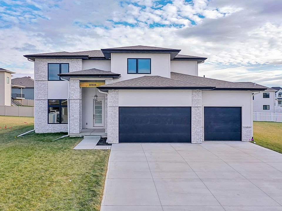 1st image of 20909 Monroe Cir