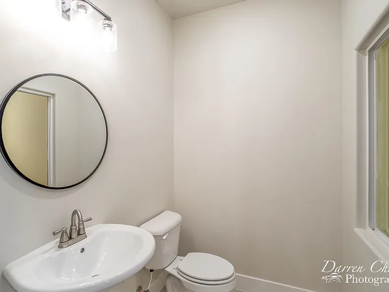 131 N 240 E — Photo 17