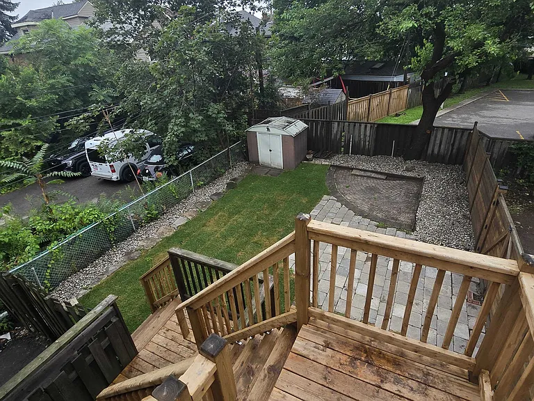 1047 Main St E #1 — Photo 16