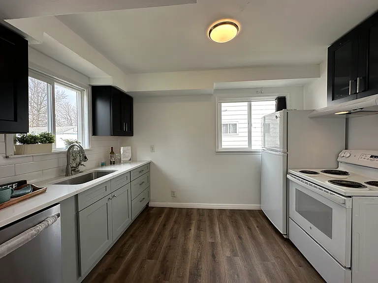 1615 E Greig Ave — Photo 9