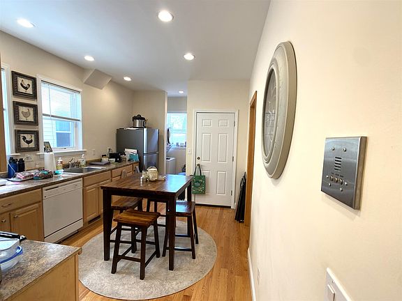 4th image of 17 Radcliffe Rd #1