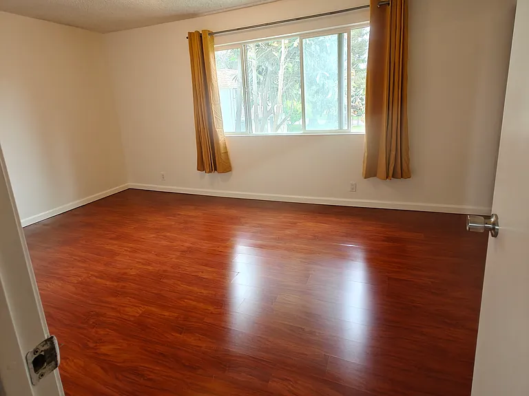 2022 Liberia Cir — Photo 12