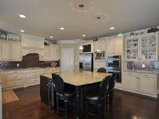 4th image of 127 Fernwood Dr