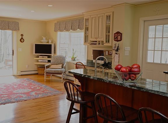 4th image of 61 Braeburn Dr