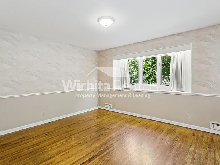 601 N Rutland St — Photo 12