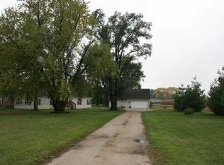 6880 La Porte Rd, Washburn, IA 50702